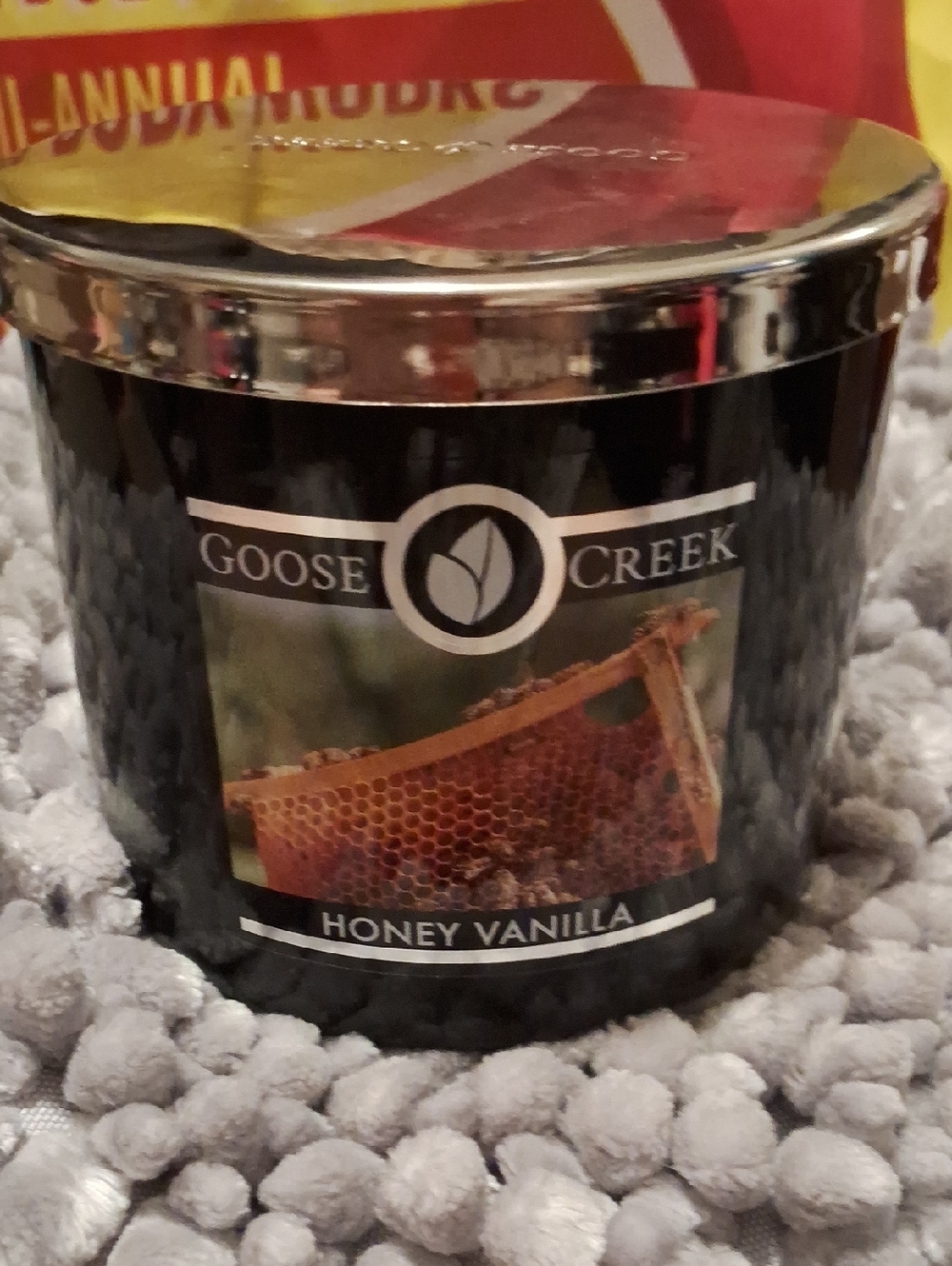 Goose Creek Honey Vanilla Candle - Black Jar